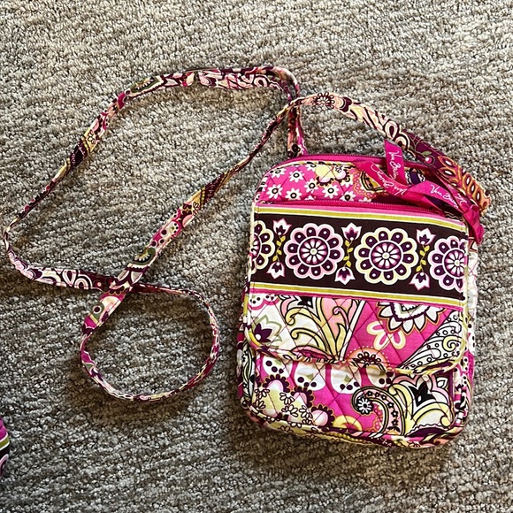 Vera Bradley Handbags - Vera Bradley Cross body purse